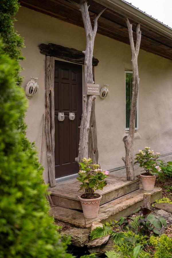 Owl'S Nest Suites Carrying Place Buitenkant foto