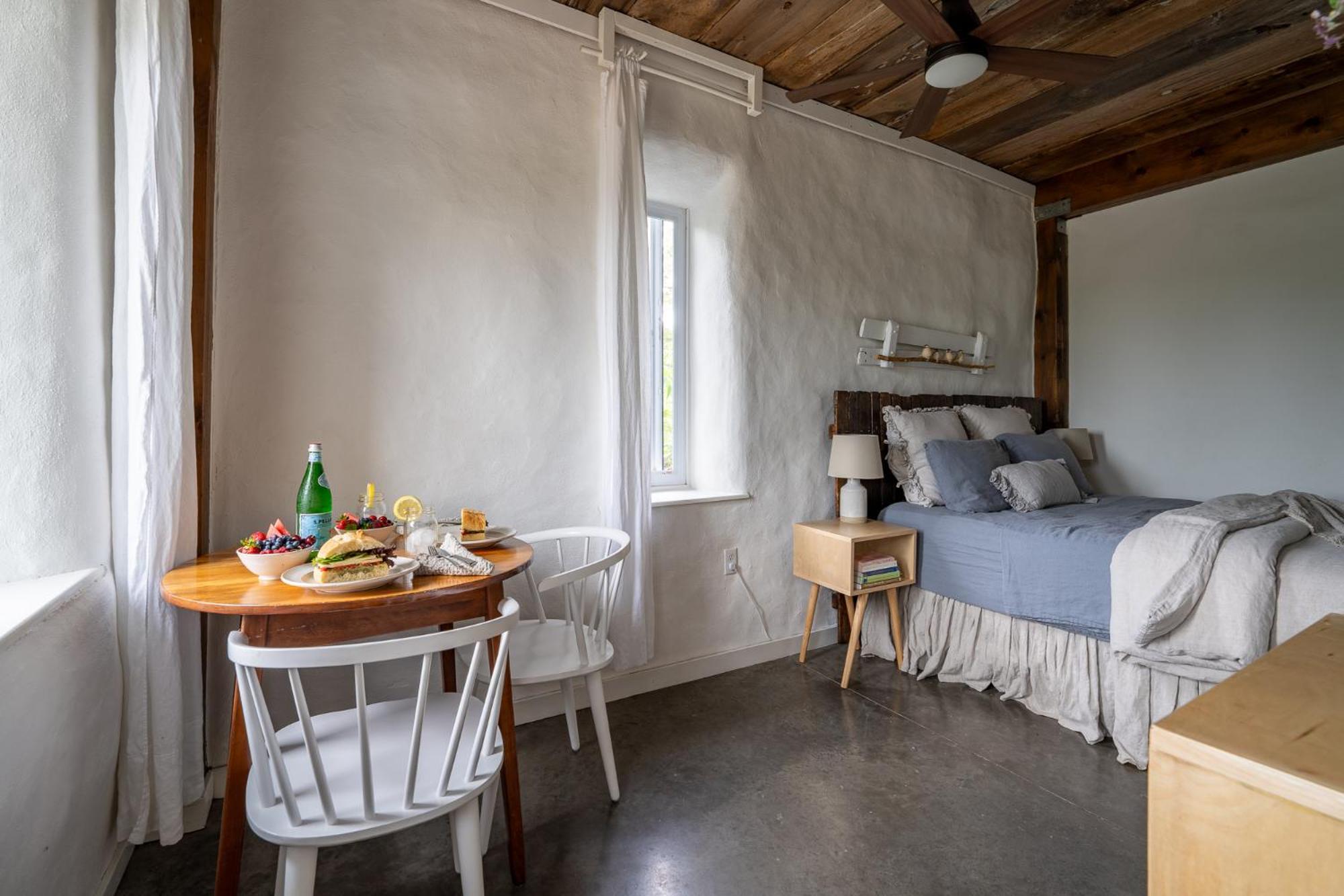 Owl'S Nest Suites Carrying Place Buitenkant foto