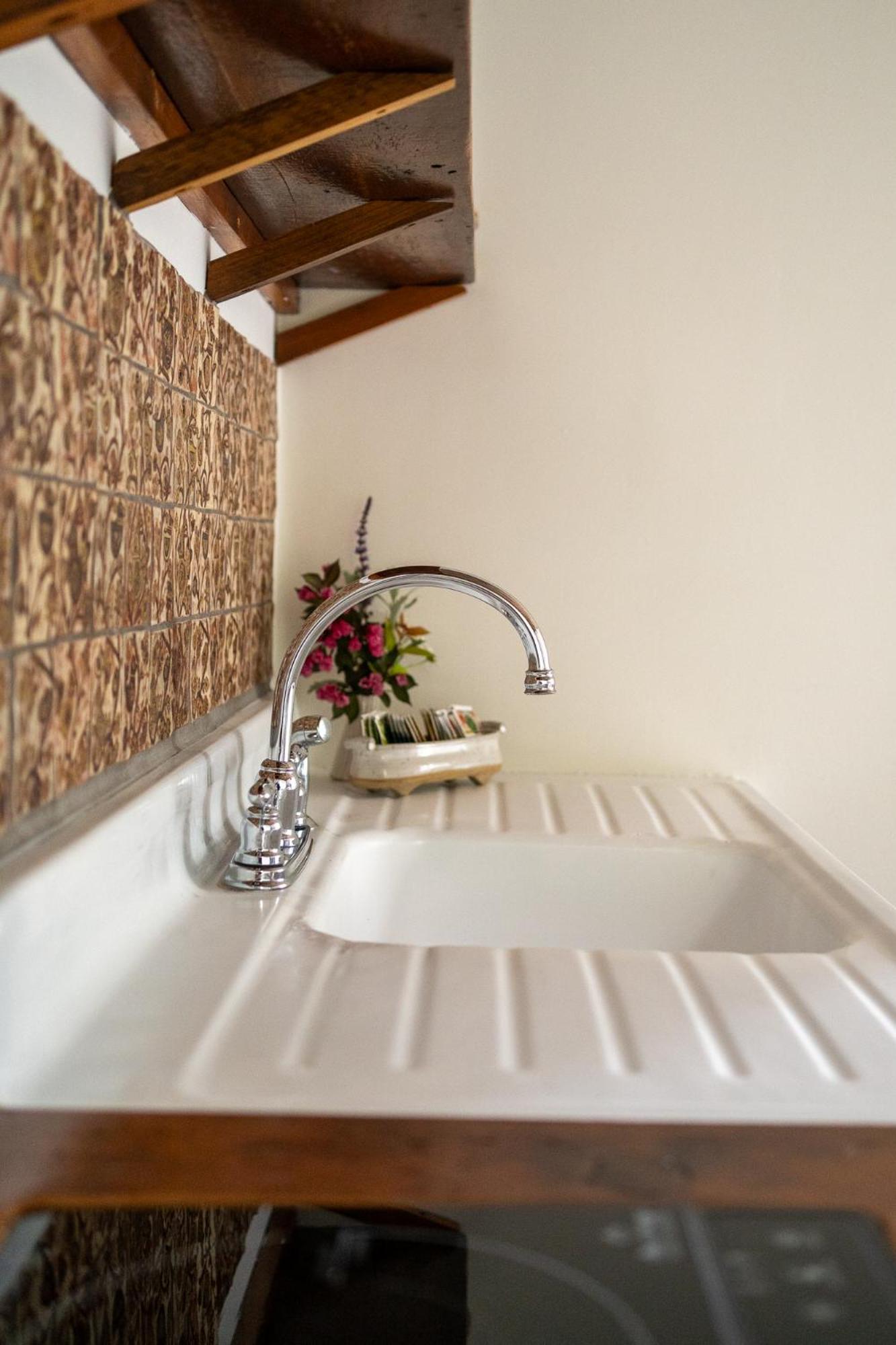 Owl'S Nest Suites Carrying Place Buitenkant foto